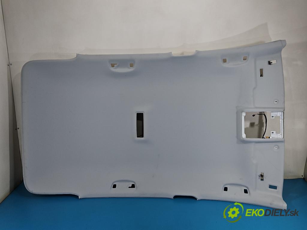 Vw Golf Sportsvan poškozené: Materiál ,: hatchback: