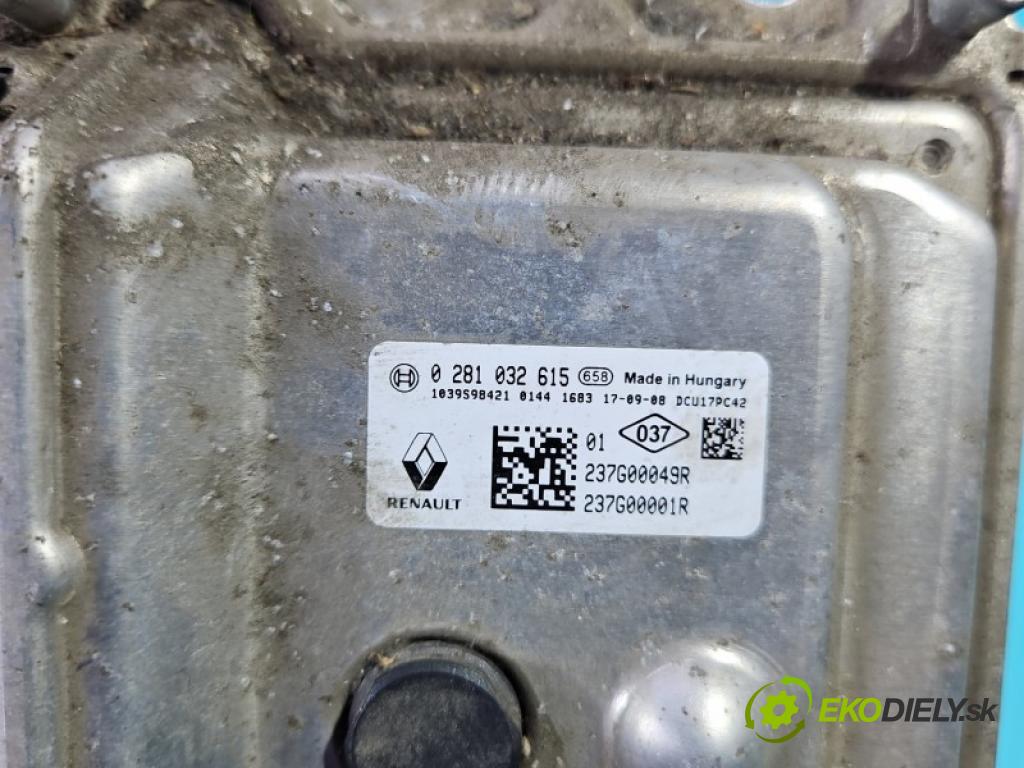 Opel Movano III 2010-2022 2.3 cdti 145 hp manual 107 kW 2299 cm3 5- řídící jednotka 0281032615