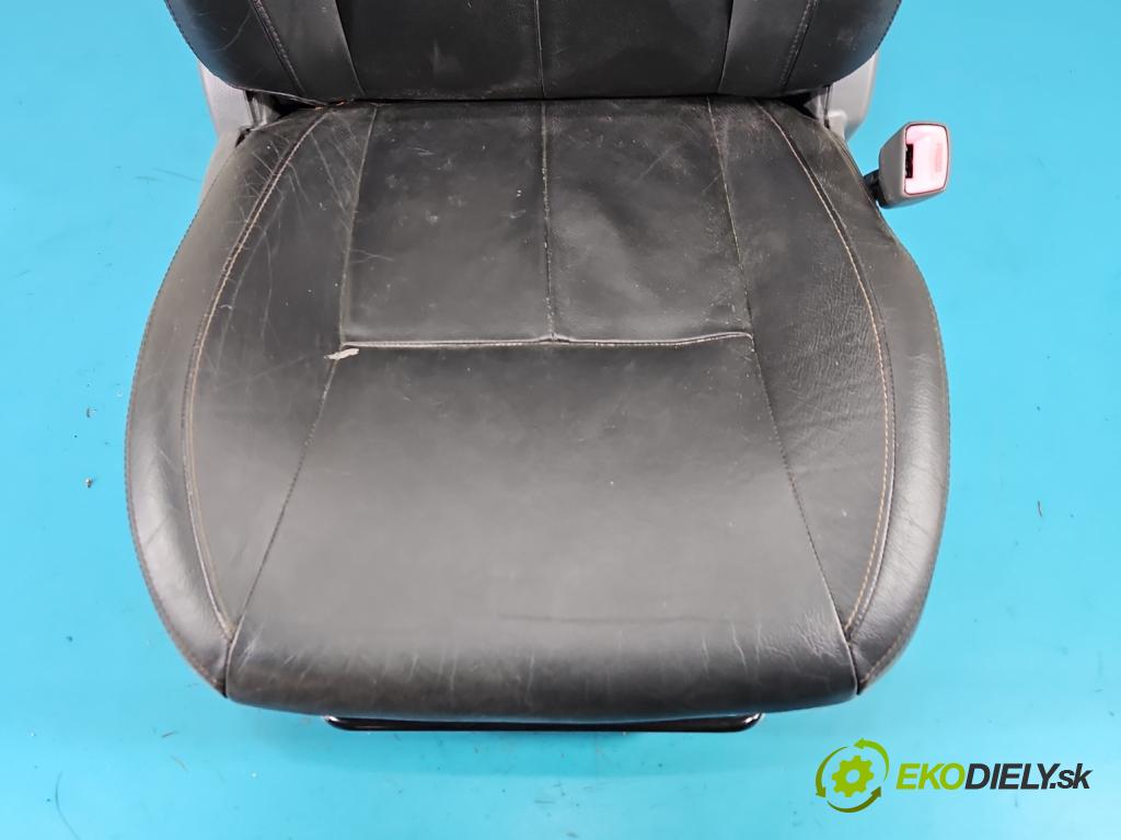 Toyota Prius II XW20 2003-2009 1.5 16V 77 HP automatic 57 kW 1497 cm3 5- Sedačka pravý  (Sedadlo)