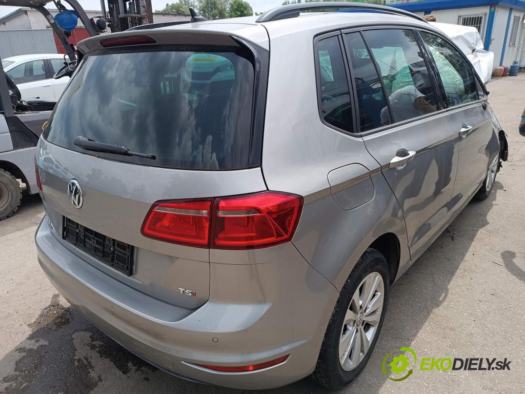 Vw Golf Sportsvan 1.4 TSI 125 HP manual 92 kW 1395 cm3 5- zadna kufor (Kapota zadná (kufor))