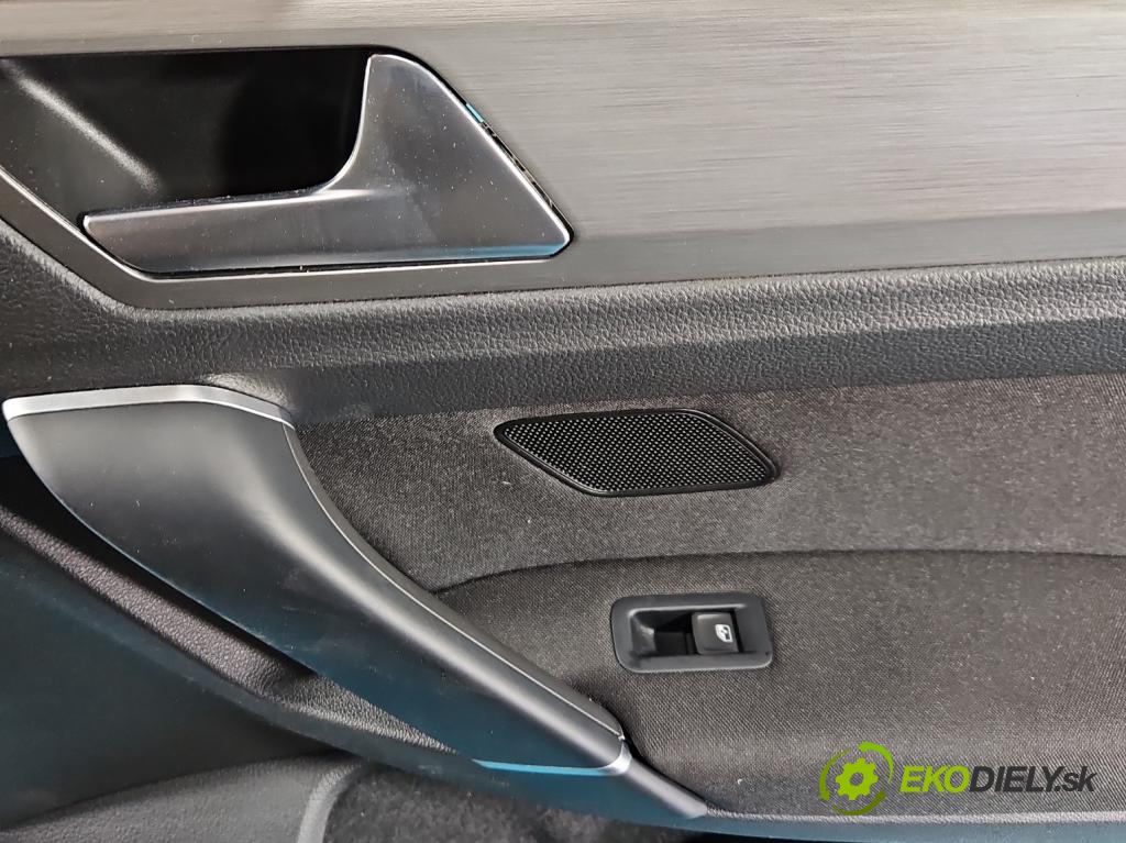Vw Golf Sportsvan 1.4 TSI 125 HP manual 92 kW 1395 cm3 5- Čalounictví: dvere zadné pravé 517867212