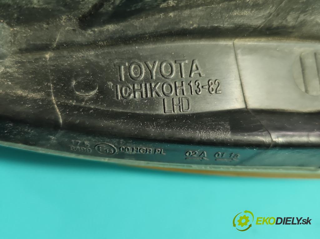 Toyota Corolla E12 2001-2009 2.0 D4D 90 HP manual 66 kW 1995 cm3 5- Reflektor: ľavý  (Kľučka dverí ostatné)