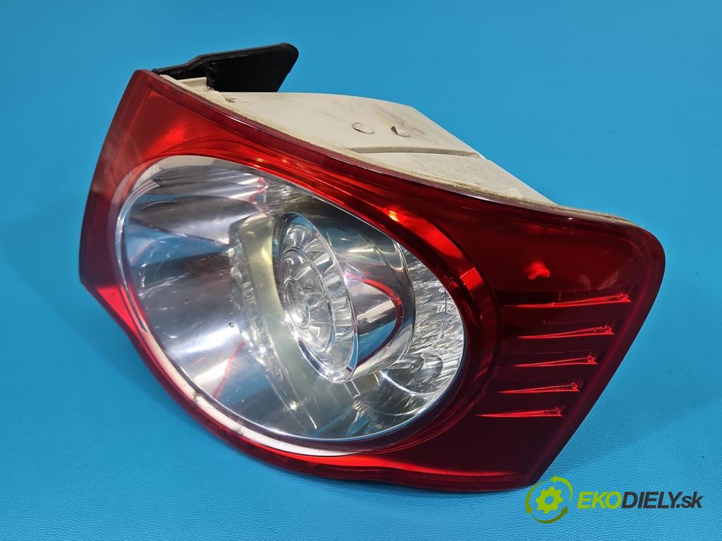 Vw Jetta V 2005-2010 1.4 TSI CAX 122 HP manual 90 kW 1390 cm3 4- svetlo / reflektor zadné pravé 1K5945096G (Kľučka dverí ostatné)