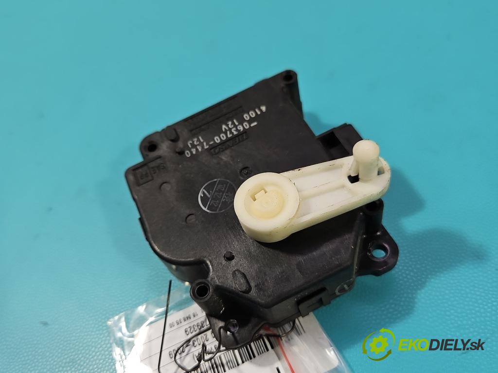 Toyota Prius II XW20 2003-2009 1.5 16V 77 hp automatic 57 kW 1497 cm3 5- motorek topení 063700-7440
