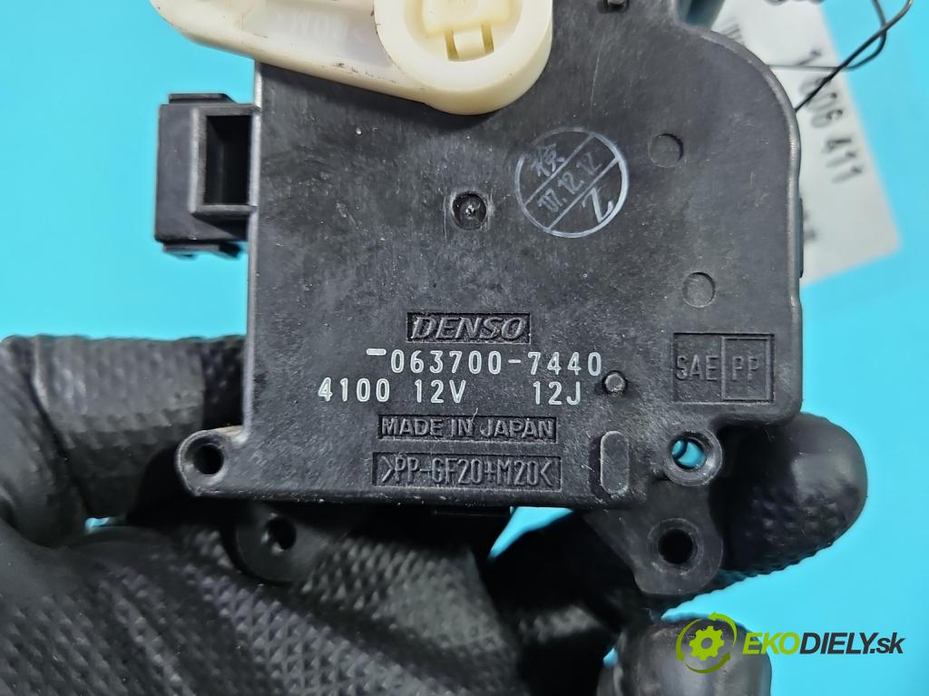Toyota Prius II XW20 2003-2009 1.5 16V 77 hp automatic 57 kW 1497 cm3 5- motorek topení 063700-7440