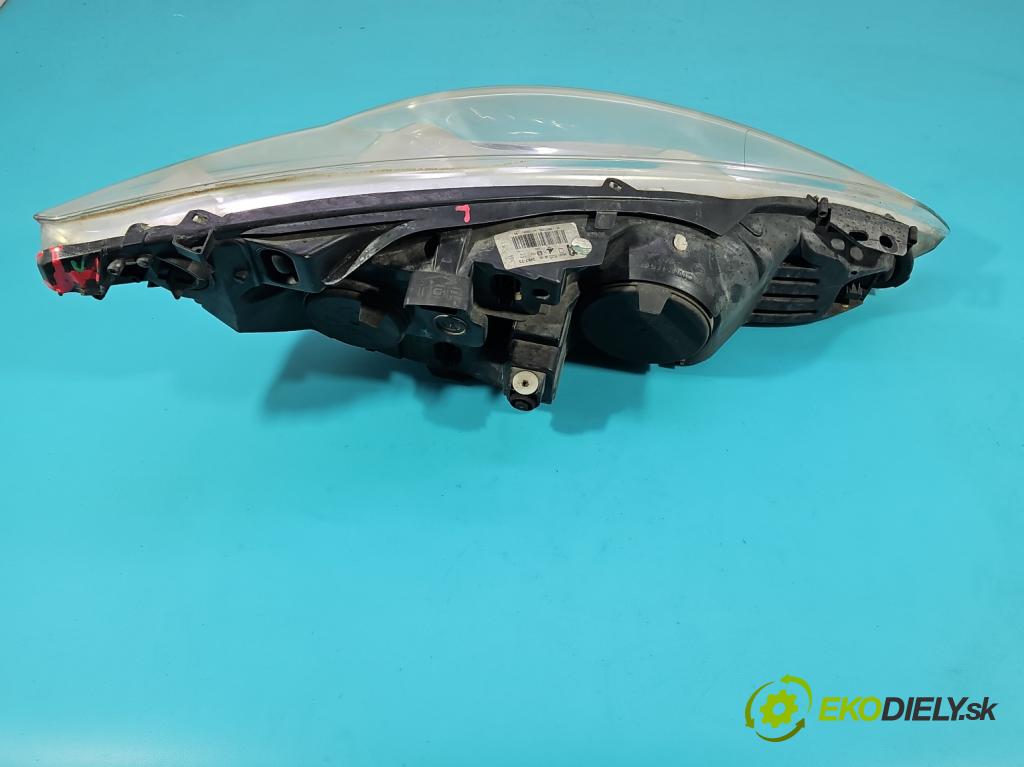 Peugeot 308 I 2007-2013 1.6 16V 120 HP manual 88 kW 1598 cm3 5- Reflektor: ľavý 9656162580 (Kľučka dverí ostatné)