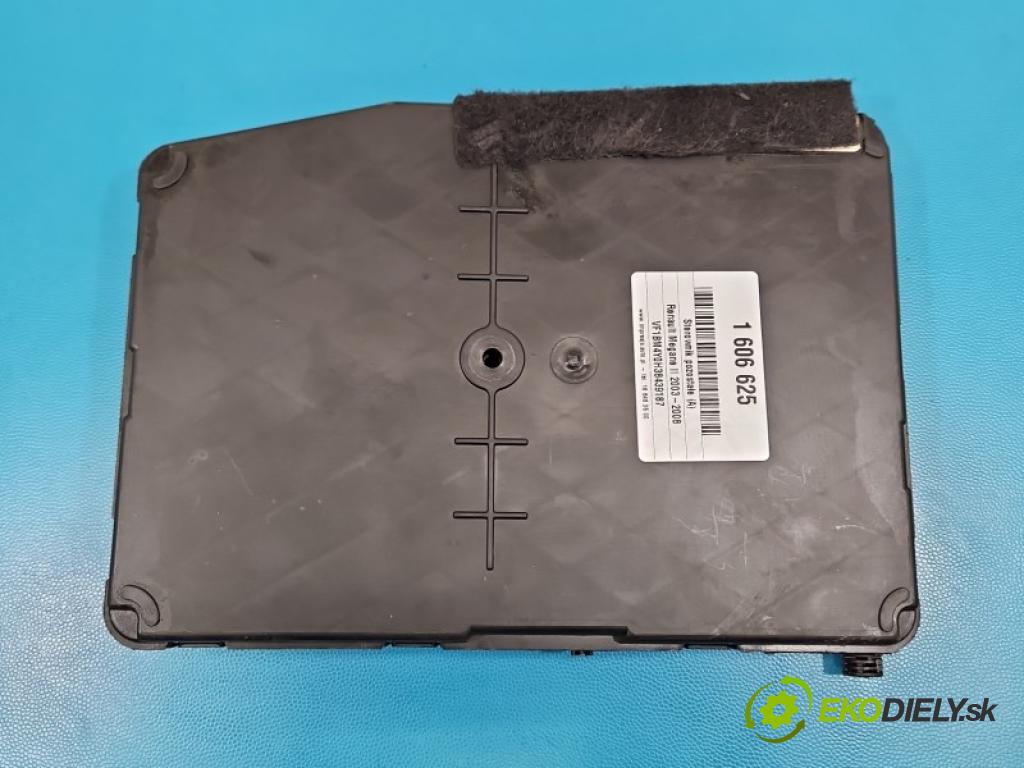 Renault Megane II 2003-2008 1.6 16V 105 hp manual 77 kW 1598 cm3 5- řídící jednotka 8200780007