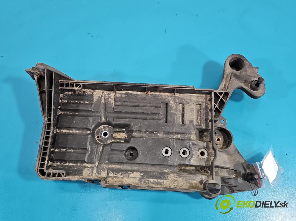 Vw Golf Sportsvan 1.4 TSI 125 HP manual 92 kW 1395 cm3 5- obal akumulatora 5Q0915331K