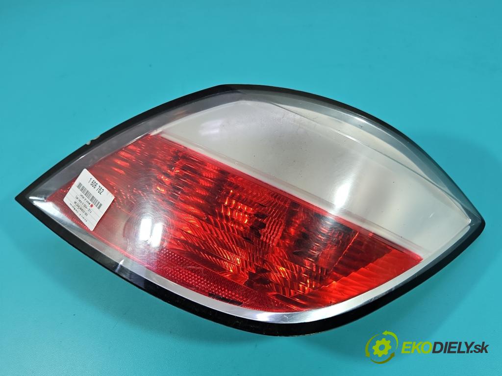 Opel Astra III 2004-2014 1.6 16V 105 HP automatic 77 kW 1598 cm3 5- svetlo / reflektor zadné pravé  (Kľučka dverí ostatné)