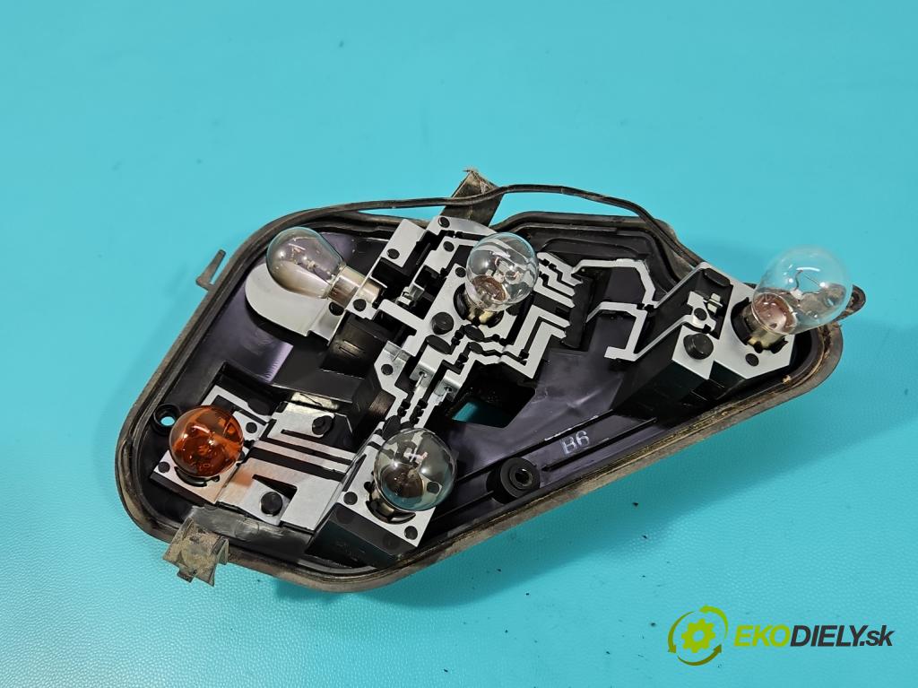 Opel Astra III 2004-2014 1.6 16V 105 HP automatic 77 kW 1598 cm3 5- svetlo / reflektor zadné pravé  (Kľučka dverí ostatné)