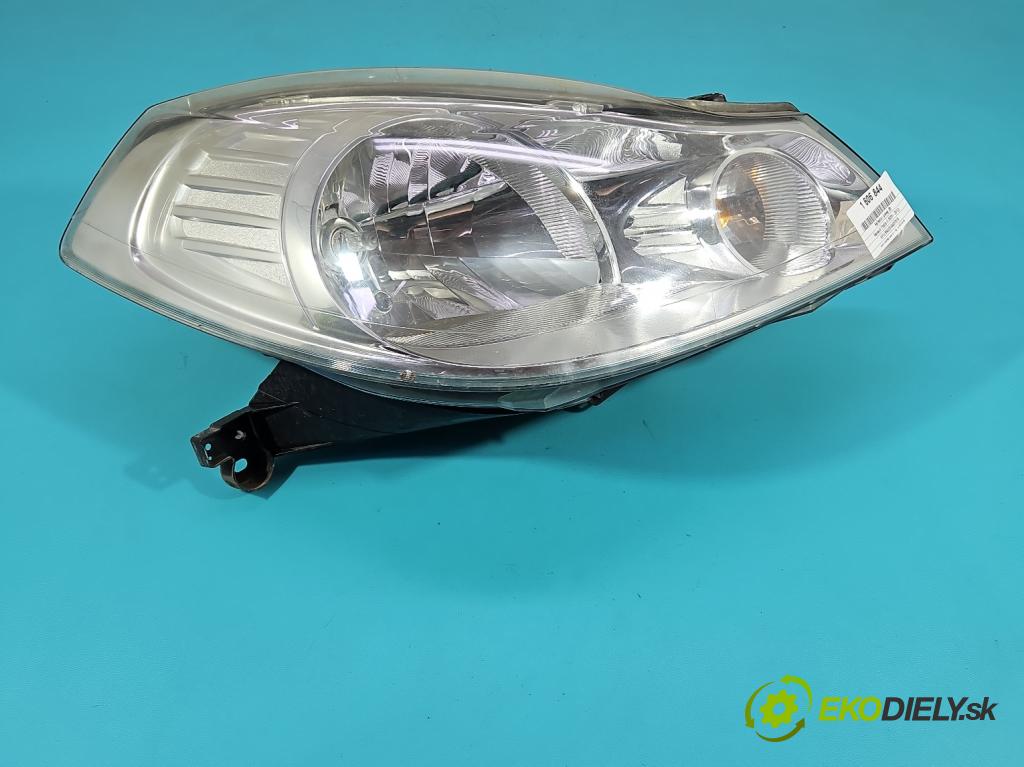 Renault Thalia II 2008-2013 1.2 16V 75 HP manual 55 kW 1149 cm3 4- Reflektor: pravý 8200700030 (Svetlo predné pravé)