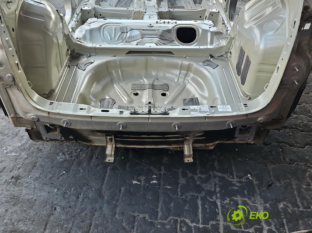 Vw Golf Sportsvan 1.4 TSI 125 hp manual 92 kW 1395 cm3 5- stěna zadní 