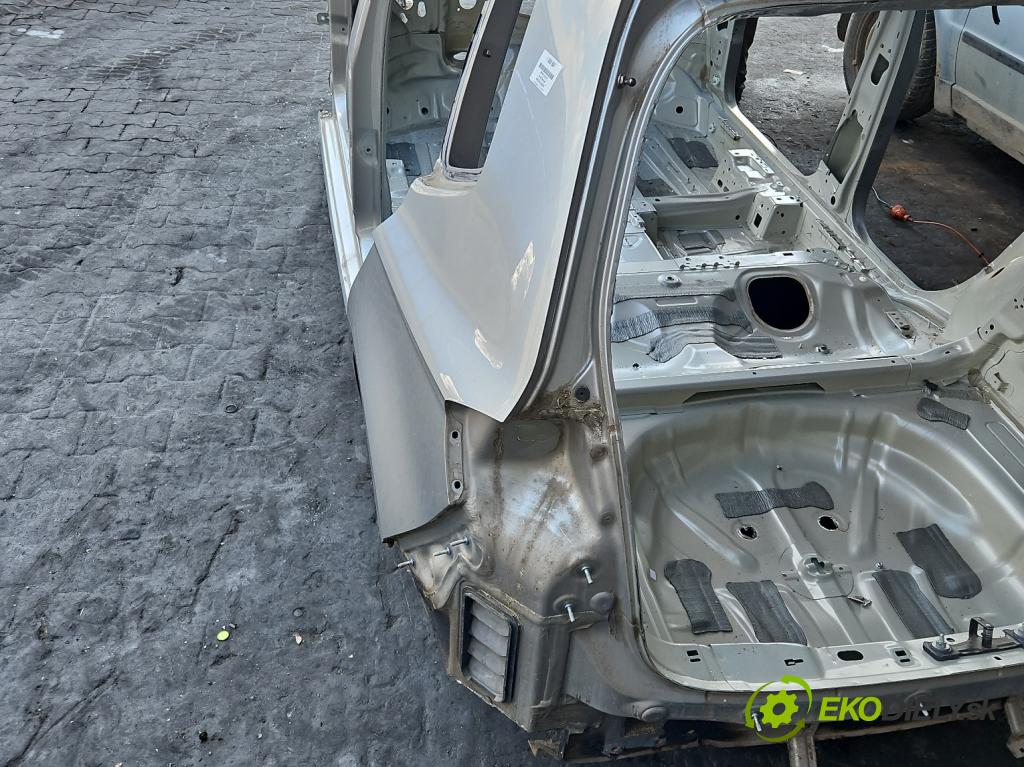 Vw Golf Sportsvan 1.4 TSI 125 HP manual 92 kW 1395 cm3 5- blatník zadné ľavý
