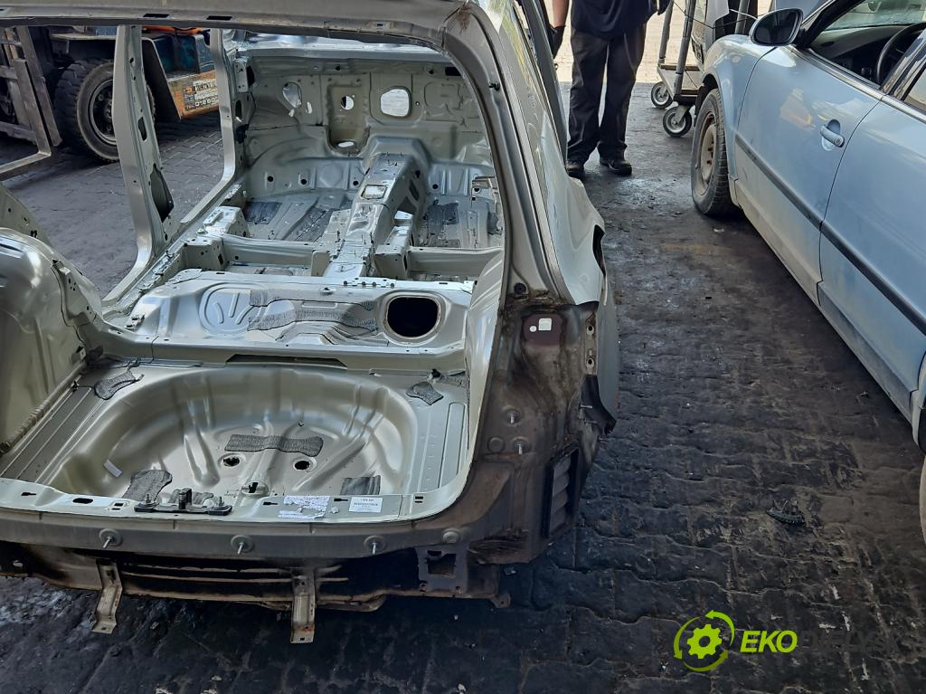 Vw Golf Sportsvan 1.4 TSI 125 HP manual 92 kW 1395 cm3 5- blatník zadné pravý