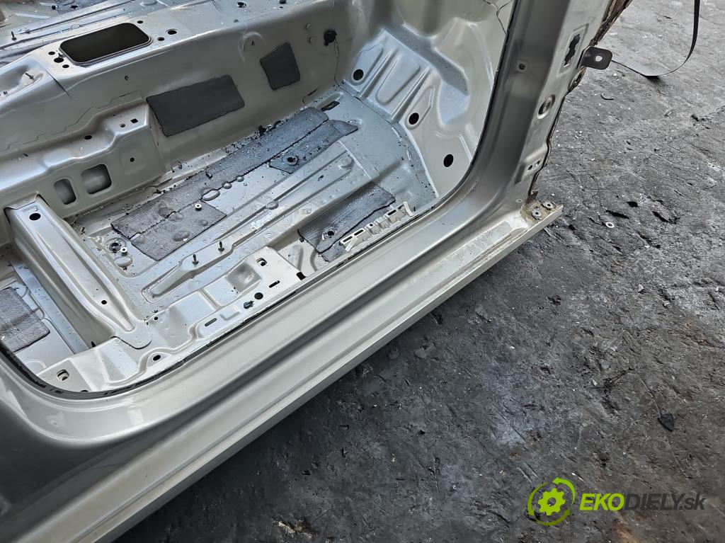 Vw Golf Sportsvan 1.4 TSI 125 HP manual 92 kW 1395 cm3 5- Práh: pravý  (Karoséria ostatné)