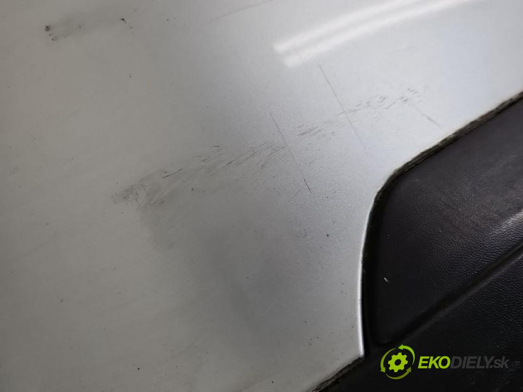Vw Jetta V 2005-2010 1.4 TSI CAX 122 hp manual 90 kW 1390 cm3 4- nárazník zadní  (Klika dveří ostatní)