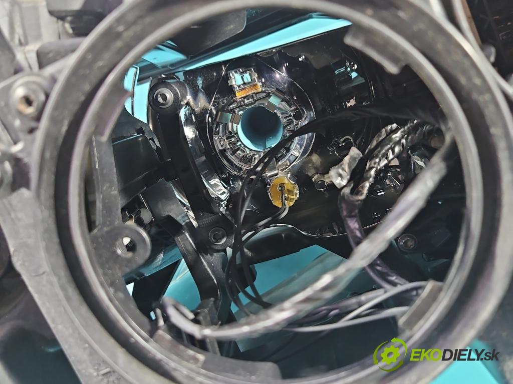 Bmw X3 F25 2010-2017 2.0 T 245KM automatic 180 kW 1997 cm3 5- Reflektor: ľavý 7334073 (Kľučka dverí ostatné)