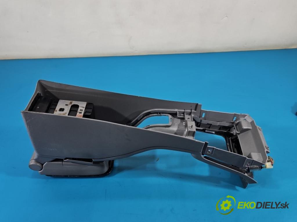 Subaru Forester II SG 2002-2008 2.0 boxer 158 HP manual 116 kW 1994 cm3 5- operadlo 92132SA000 (Lakťová opierka)