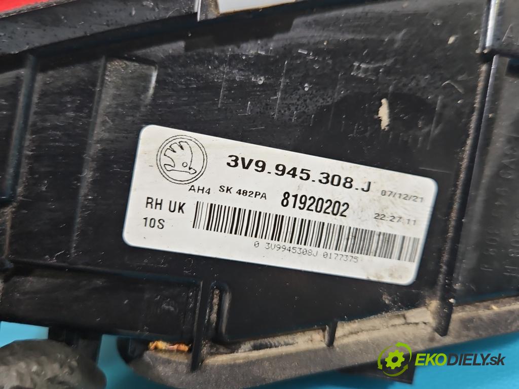 Skoda Superb III 2015-2024 1.5 TSI 150 HP automatic 110 kW 1498 cm3 5- svetlo / reflektor zadné pravé 3V9945308J (Kľučka dverí ostatné)