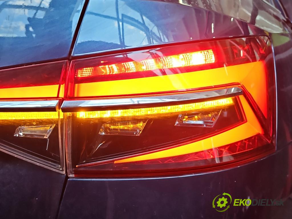 Skoda Superb III 2015-2024 1.5 TSI 150 HP automatic 110 kW 1498 cm3 5- svetlo / reflektor zadné pravé 3V9945208C (Kľučka dverí ostatné)