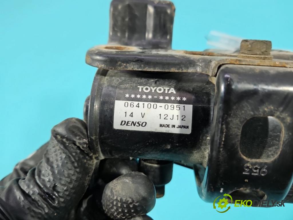 Toyota Prius II XW20 2003-2009 1.5 16V 77 hp automatic 57 kW 1497 cm3 5- čerpadlo oběh: vody 064100-0951