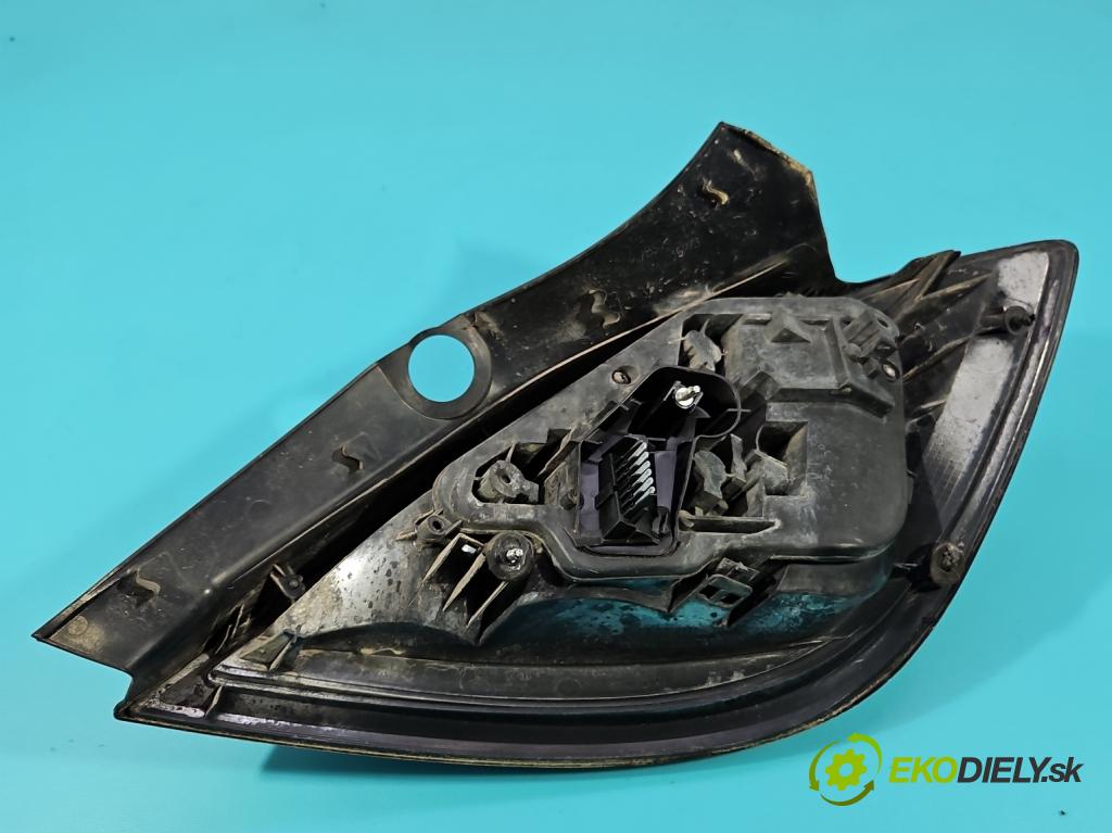 Opel Astra III 2004-2014 1.7 cdti 101 HP manual 74 kW 1686 cm3 5- svetlo / reflektor zadné ľavé  (Kľučka dverí ostatné)