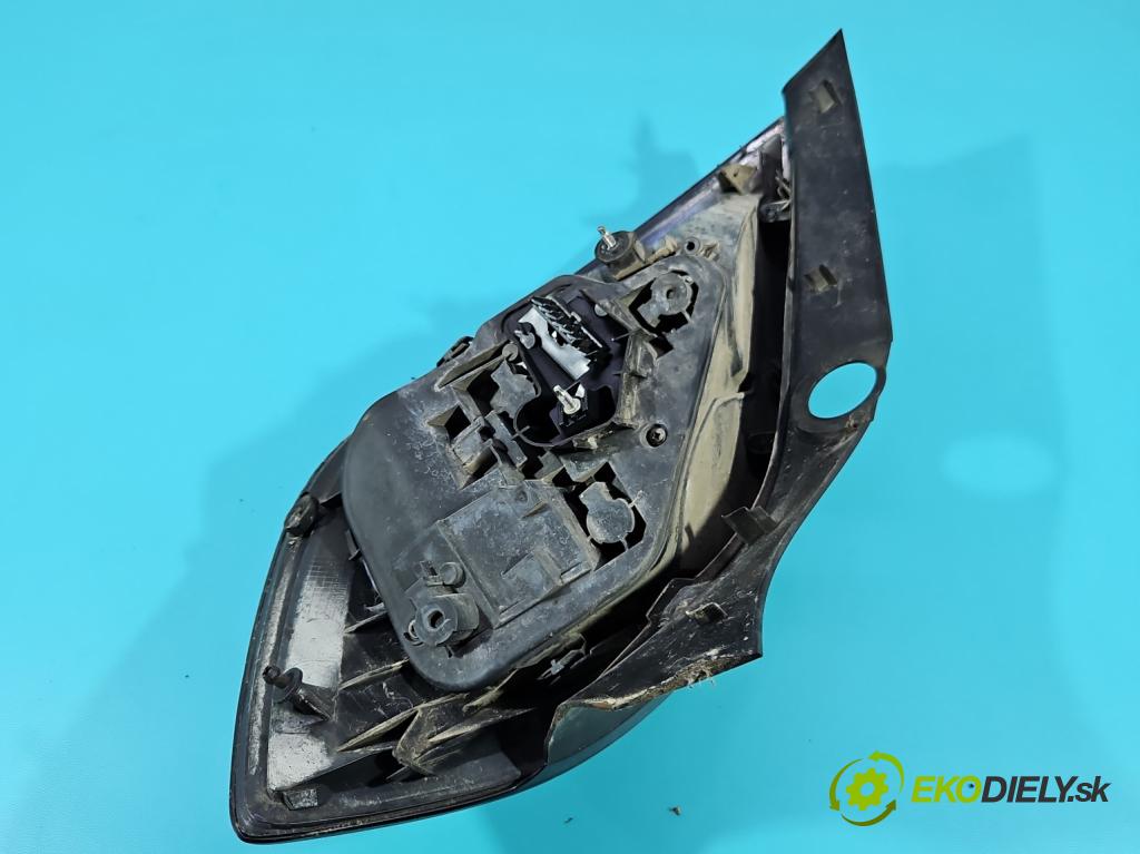 Opel Astra III 2004-2014 1.7 cdti 101 HP manual 74 kW 1686 cm3 5- svetlo / reflektor zadné ľavé  (Kľučka dverí ostatné)