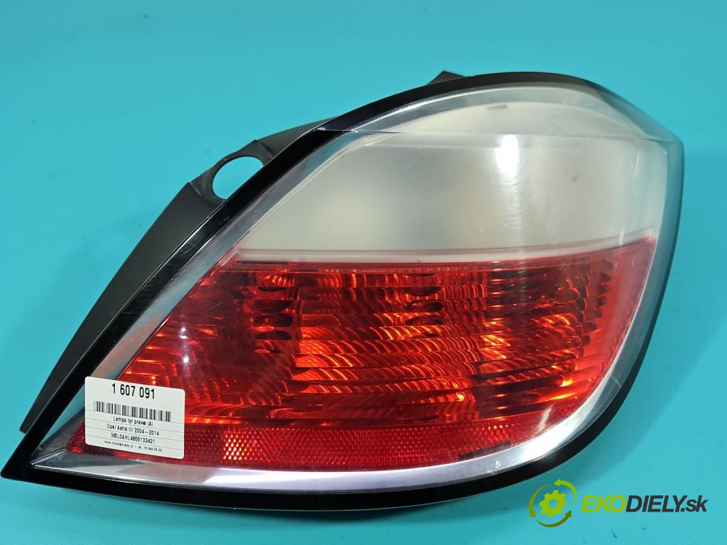 Opel Astra III 2004-2014 1.7 cdti 101 HP manual 74 kW 1686 cm3 5- svetlo / reflektor zadné pravé  (Kľučka dverí ostatné)