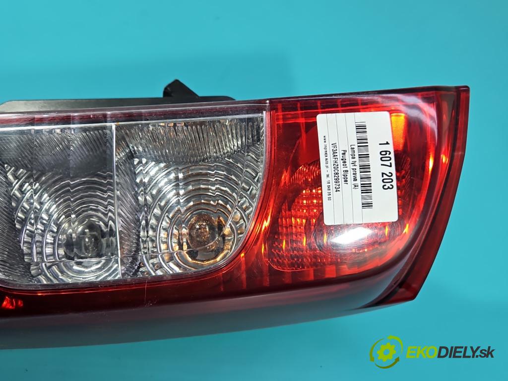 Peugeot Bipper 1.3 hdi 75 HP manual 55 kW 1248 cm3 5- svetlo / reflektor zadné pravé 01353205080E (Kľučka dverí ostatné)