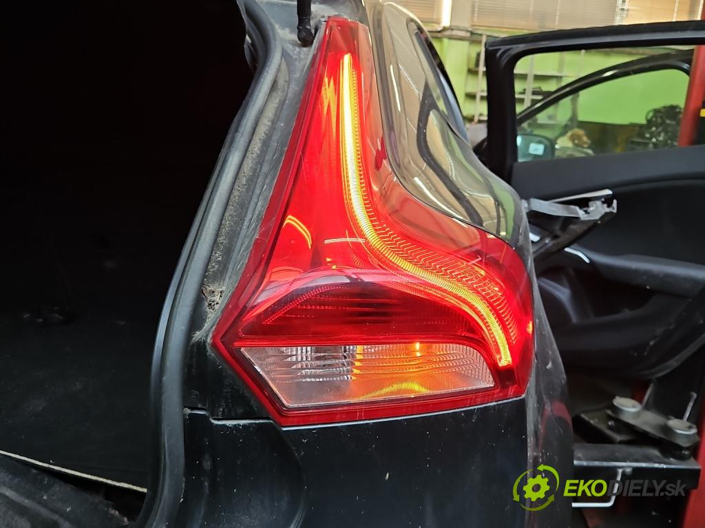 Volvo V40 II 2012-2019 1.6 T2 120 HP manual 88 kW 1596 cm3 5- svetlo / reflektor zadné pravé 31395845 (Kľučka dverí ostatné)