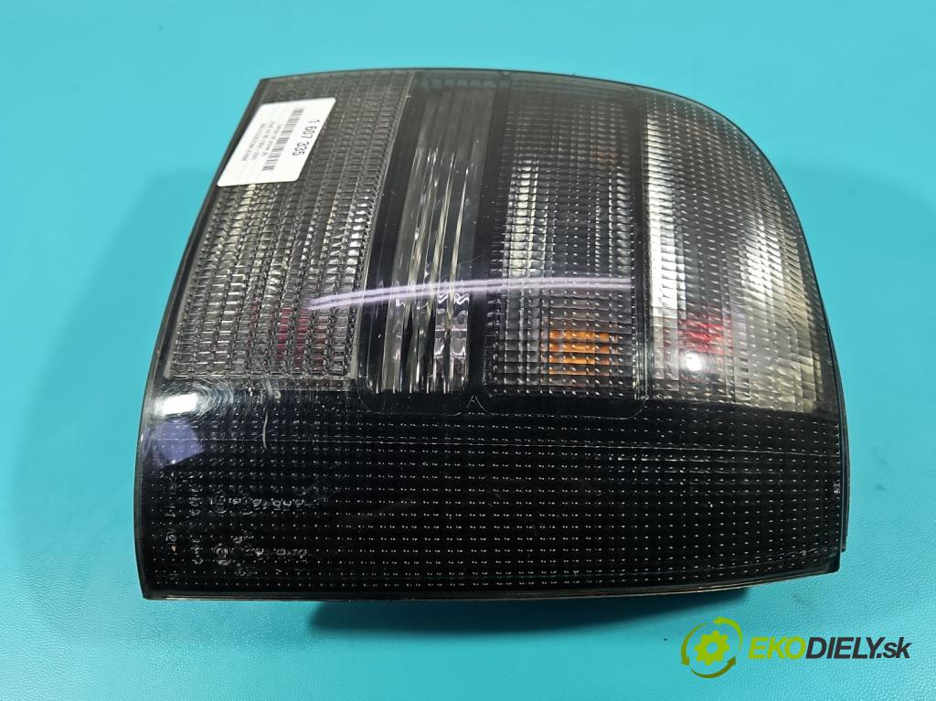 Audi A4 B5 1994-2001 1.8 T 150 HP manual 110 kW 1781 cm3 5- svetlo / reflektor zadné pravé  (Kľučka dverí ostatné)