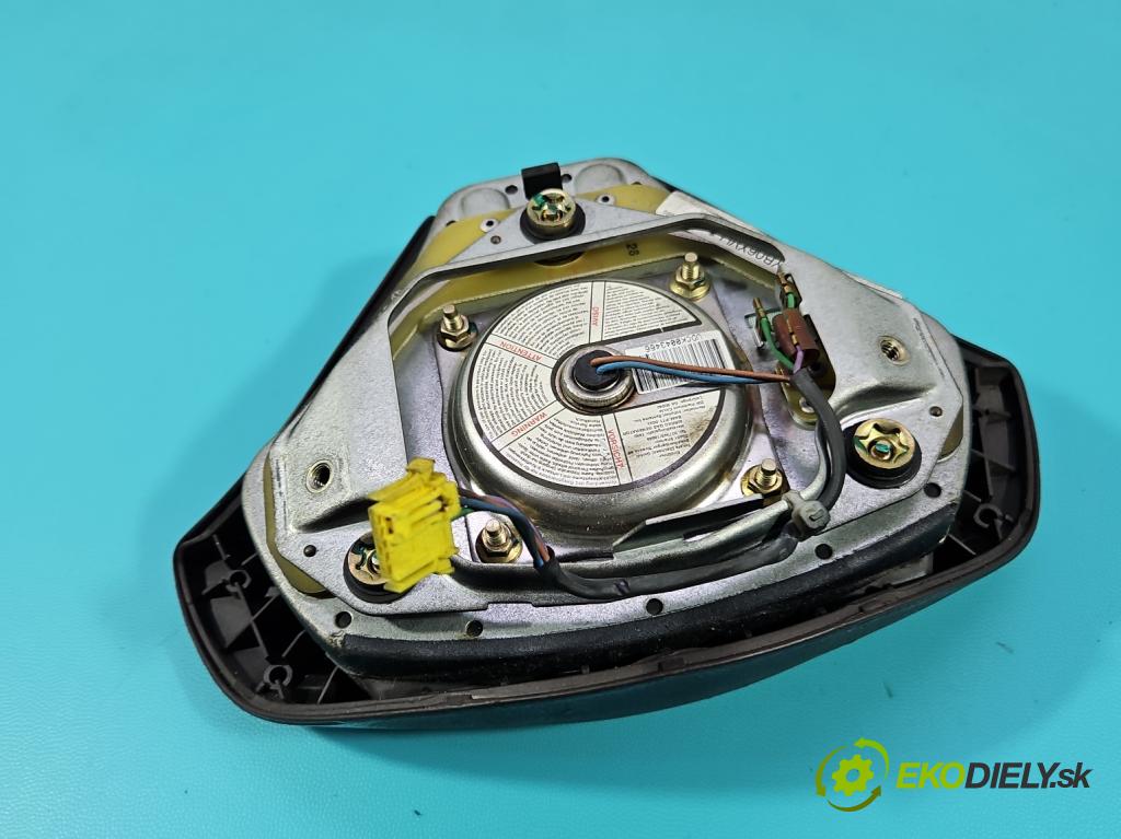 Audi A4 B5 1994-2001 1.8 T 150 hp manual 110 kW 1781 cm3 5- volant  (Volant)