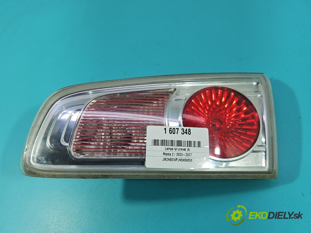 Mazda 2 I 2003-2007 1.2 16V 75 HP manual 55 kW 1242 cm3 5- svetlo / reflektor zadné pravé  (Kľučka dverí ostatné)