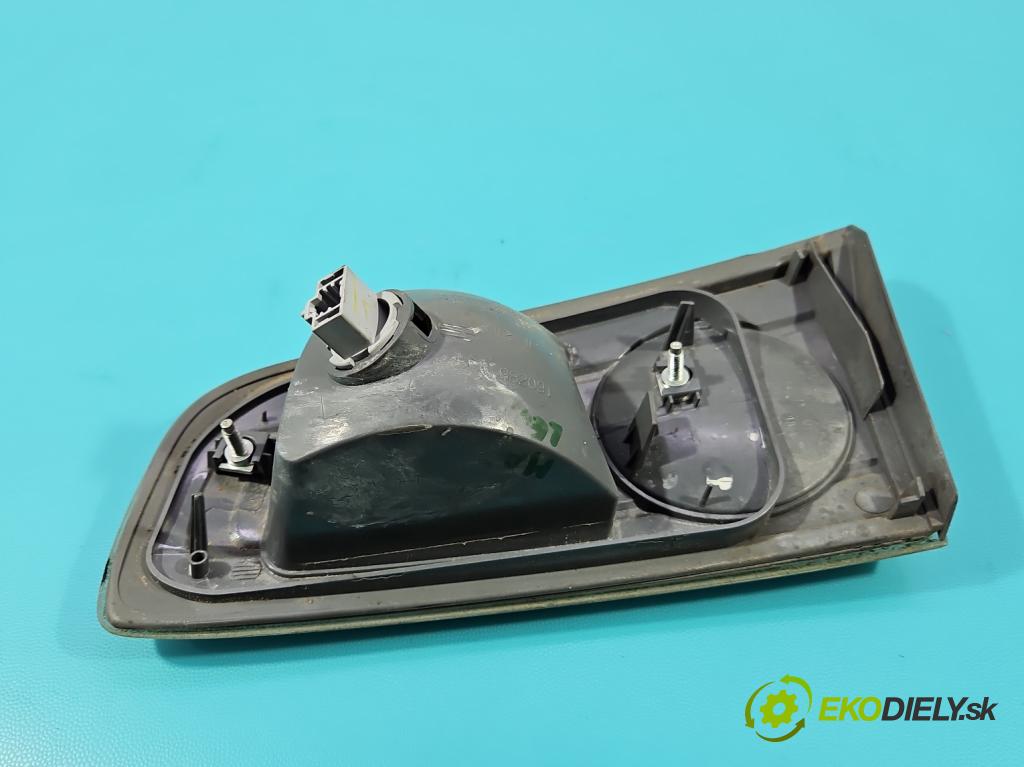 Mazda 2 I 2003-2007 1.2 16V 75 HP manual 55 kW 1242 cm3 5- svetlo / reflektor zadné ľavé  (Kľučka dverí ostatné)