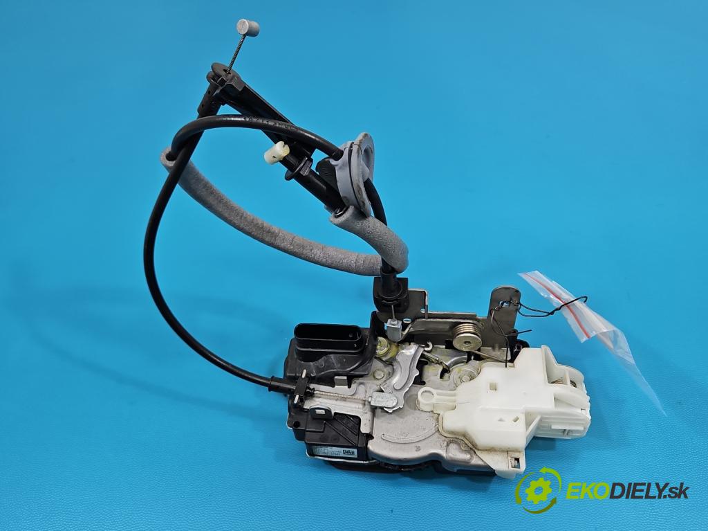 Volvo V40 II 2012-2019 1.6 T2 120 HP manual 88 kW 1596 cm3 5- zámok predné pravý 31391823