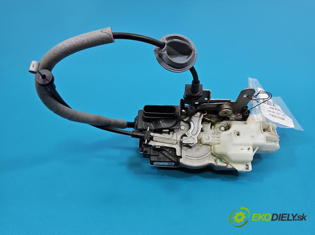 Volvo V40 II 2012-2019 1.6 T2 120 HP manual 88 kW 1596 cm3 5- zámok zadné pravý 31391831