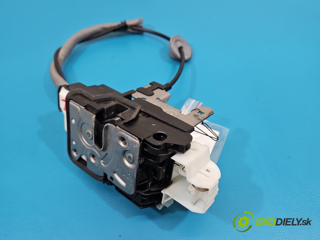 Volvo V40 II 2012-2019 1.6 T2 120 HP manual 88 kW 1596 cm3 5- zámok predné ľavý 932634-103LH