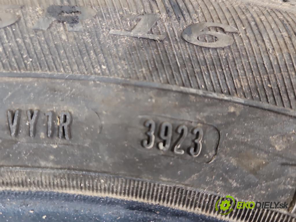 Audi A4 B5 1994-2001 1.8 T 150 HP manual 110 kW 1781 cm3 5- pneumatika zimné pár