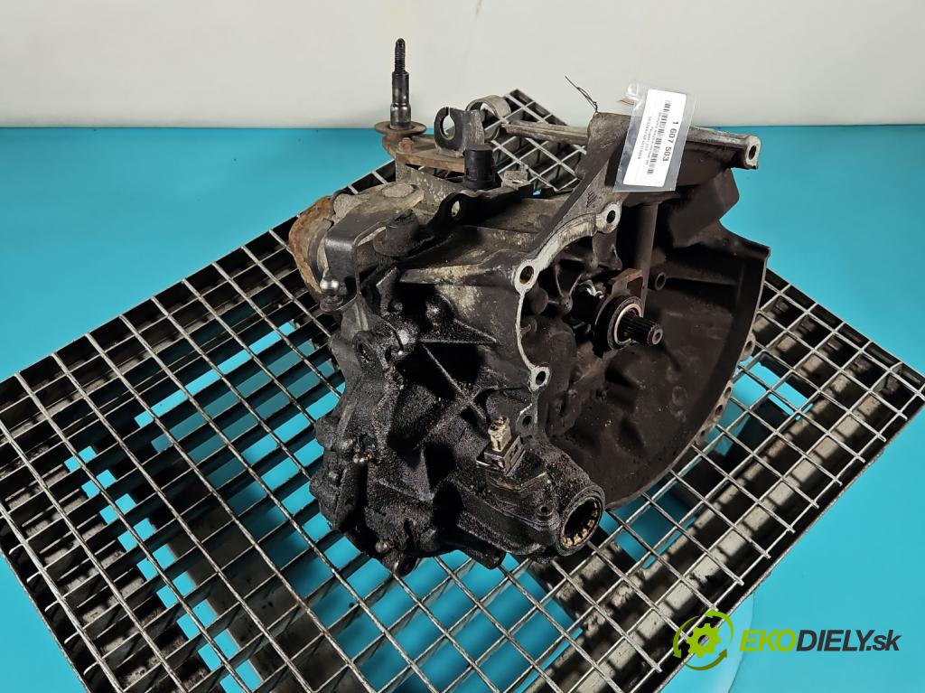 Peugeot 206 1.4 8V 75 hp manual 55 kW 1360 cm3 5- převodovka stupňová manual 20CF09