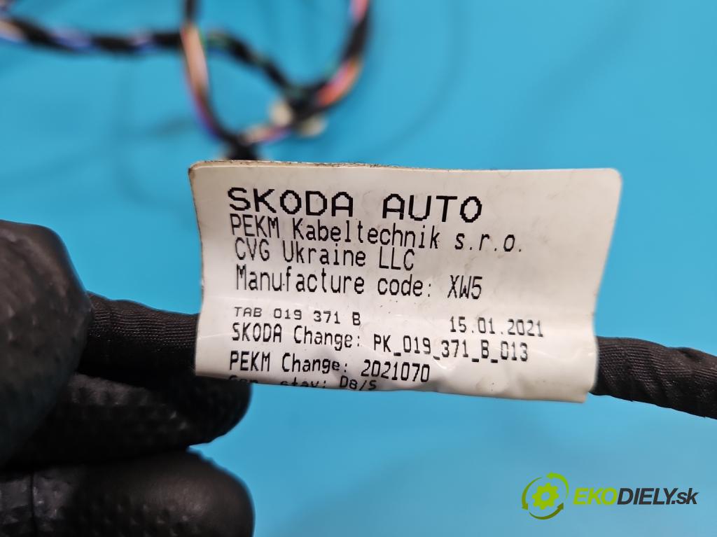 Skoda Superb III 2015-2024 1.5 TSI 150 HP automatic 110 kW 1498 cm3 5- Zväzok: dvere zadné vľavo: 3V0971693BP