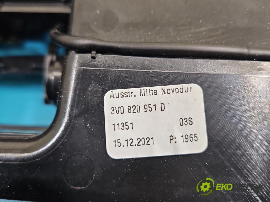 Skoda Superb III 2015-2024 1.5 TSI 150 HP automatic 110 kW 1498 cm3 5- Mřížka: kúrenia stredová 3V0820951D (Mriežka kúrenia (fukár))