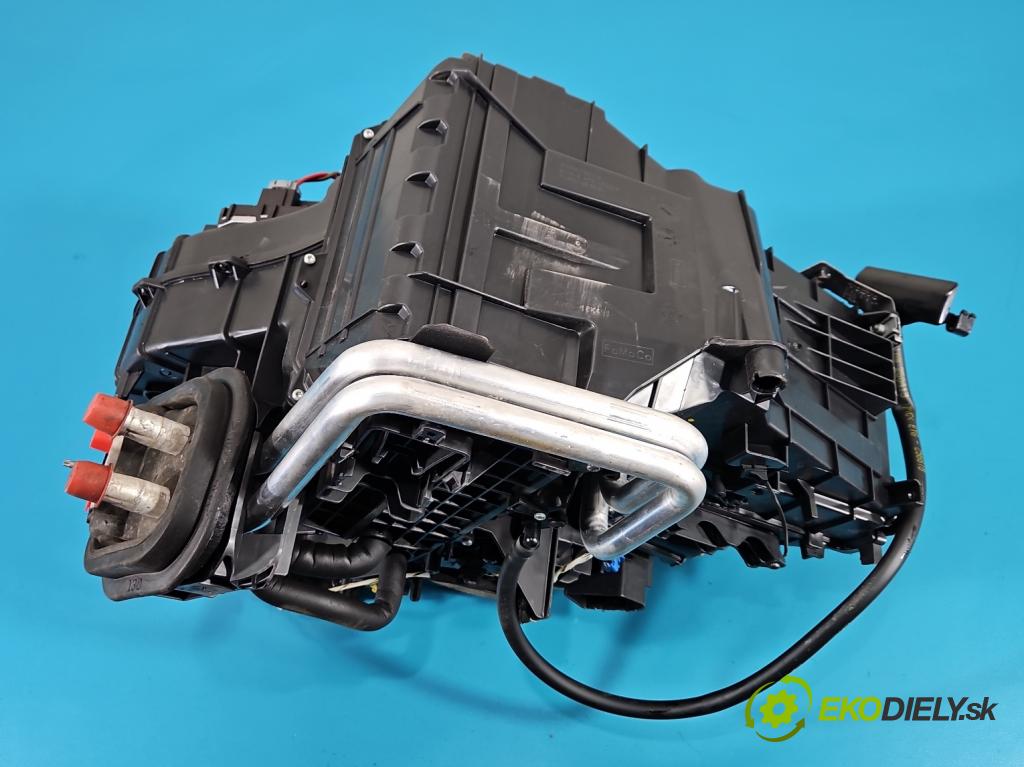 Volvo V40 II 2012-2019 1.6 T2 120 hp manual 88 kW 1596 cm3 5- radiátor AMFH-18K418 (Radiátor topení)