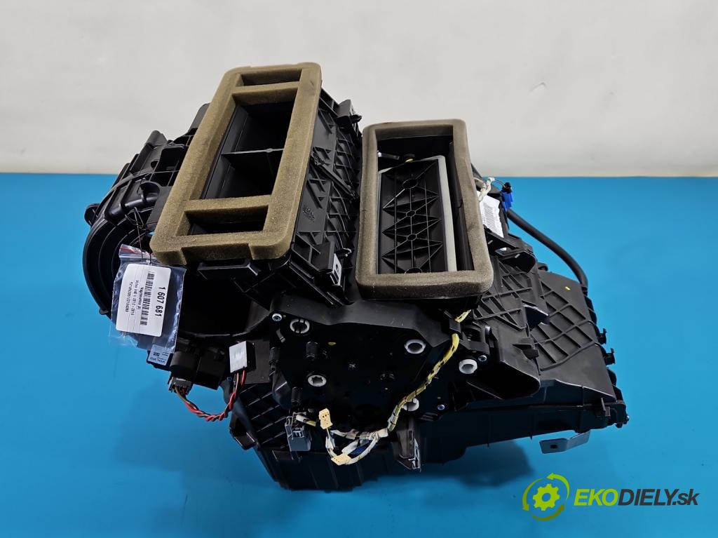 Volvo V40 II 2012-2019 1.6 T2 120 hp manual 88 kW 1596 cm3 5- radiátor AMFH-18K418 (Radiátor topení)