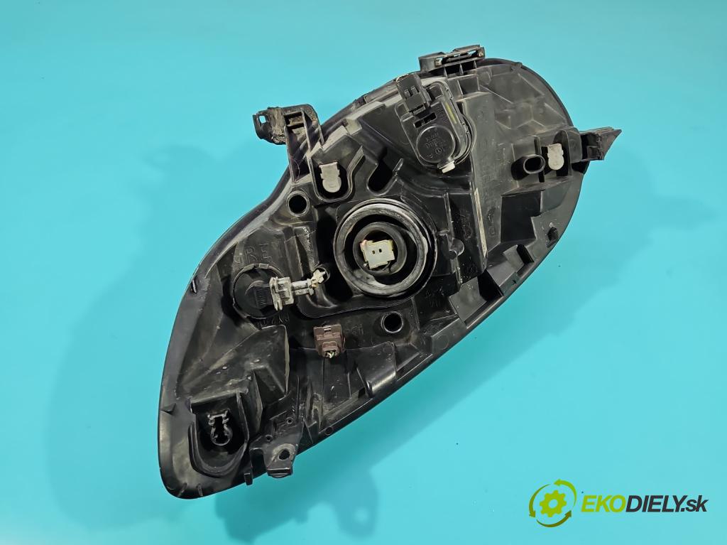 Citroen C1 I 2005-2014 1.0 12V 68 hp manual 50 kW 998 cm3 3- světlo pravý 89032958 (Pravé přední světlo)