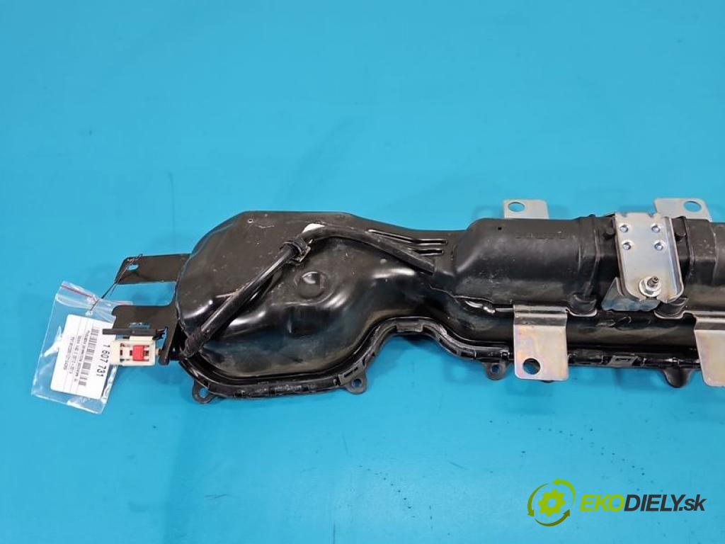 Volvo V40 II 2012-2019 1.6 T2 120 HP manual 88 kW 1596 cm3 5- airbag vzduch: ostatné 31305431