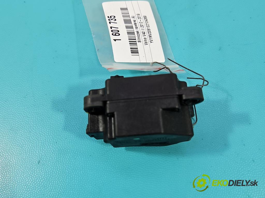 Volvo V40 II 2012-2019 1.6 T2 120 hp manual 88 kW 1596 cm3 5- motorek topení 4N5H-19E616-6652A
