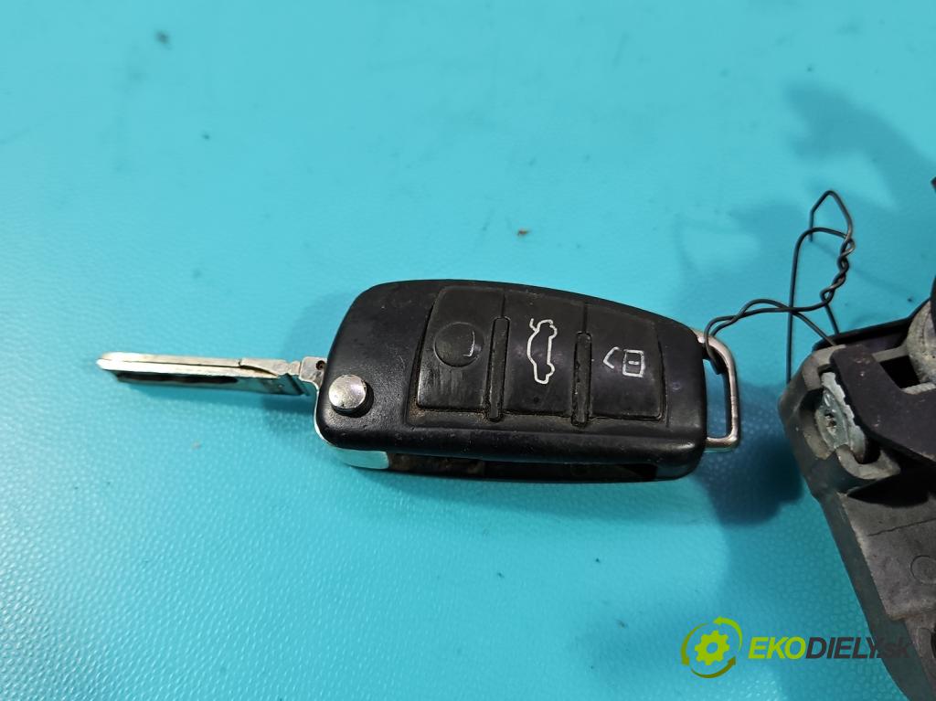 Audi A3 8P 2003-2012 1.9 tdi 105 hp manual 77 kW 1896 cm3 5- klika přední levé  (Vnější přední levá klika dveří)