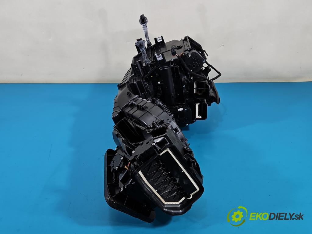 Audi A5 F5 2016-2024 2.0 TFSI 252KM automatic 185 kW 1984 cm3 2- radiátor 8W1820005K (Radiátor topení)