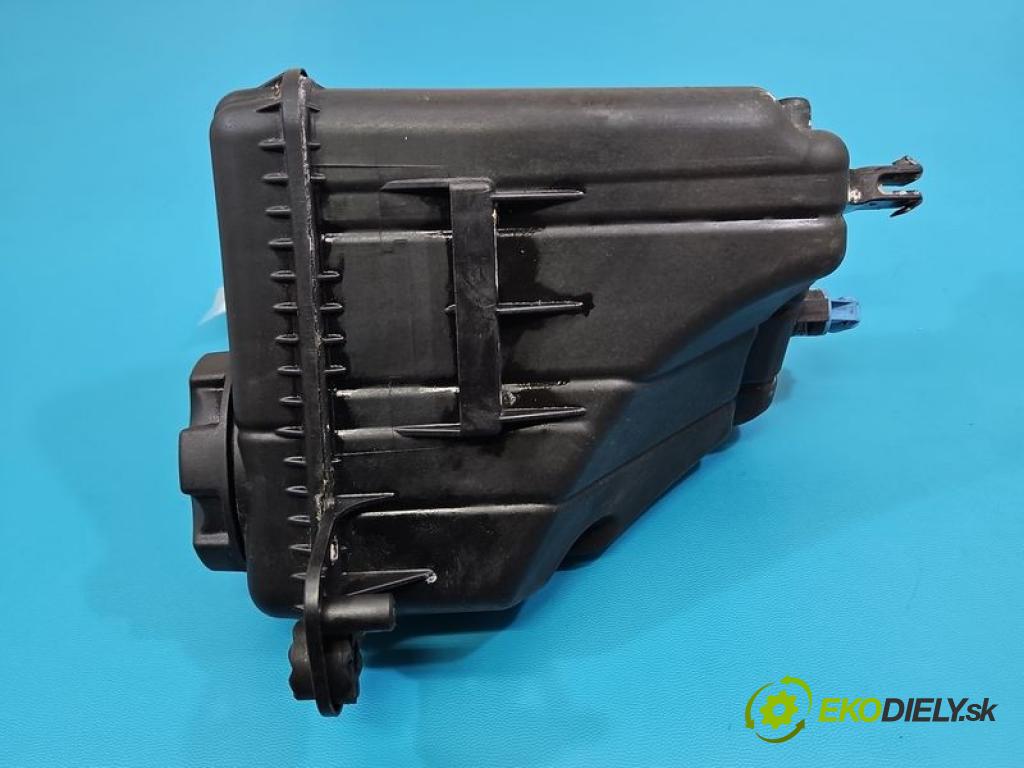 Bmw 6 F06 Gran Coupe 2011-2019 3.0 24V 320KM automatic 235 kW 2979 cm3 4- Nádrž: náhradní: 7601949