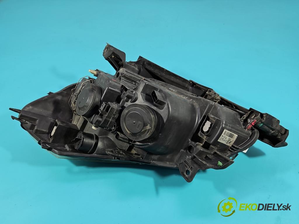 Renault Clio III 2005-2012 1.2 TCE: 101 HP manual 74 kW 1149 cm3 5- Reflektor: pravý 8200865604 (Svetlo predné pravé)